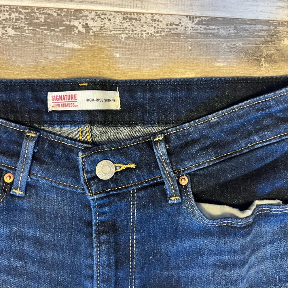 Levi’s High-Rise Skinny Jeans - Picture 3 of 5